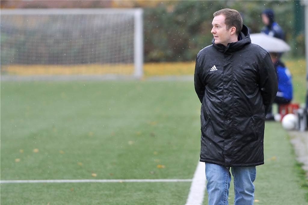 Trainer, Transfers, Verlängerungen: So weit sind die Planungen der Halterner Teams Thomas Schaffrinna übernahm den ETuS Haltern im Winter 2018. Gemeinsam mit Phillip Oligmüller schaffte er in der Saison 20219/20 den direkten Wiederaufstieg in die Kreisliga A. Nun hat er den Verein verlassen.