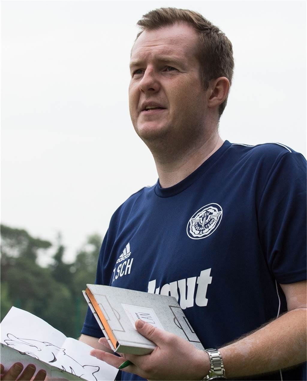 Halterner Reaktionen zur Annullierung: „Alles andere wäre aberwitzig gewesen“ Thomas Schaffrinna vom ETuS Haltern würde sich zwar freuen, wieder mit seiner Mannschaft auf den Platz zu können, doch die Annullierung der Spielzeit ist für ihn dennoch die richtige Entscheidung.