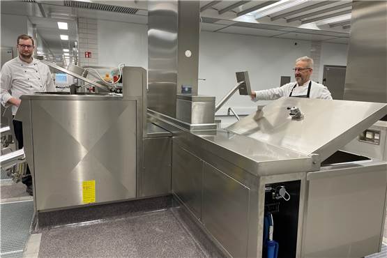„Wir kochen hier wirklich!“ So arbeitet die neue Bio-Großküche in Castrop-Rauxel