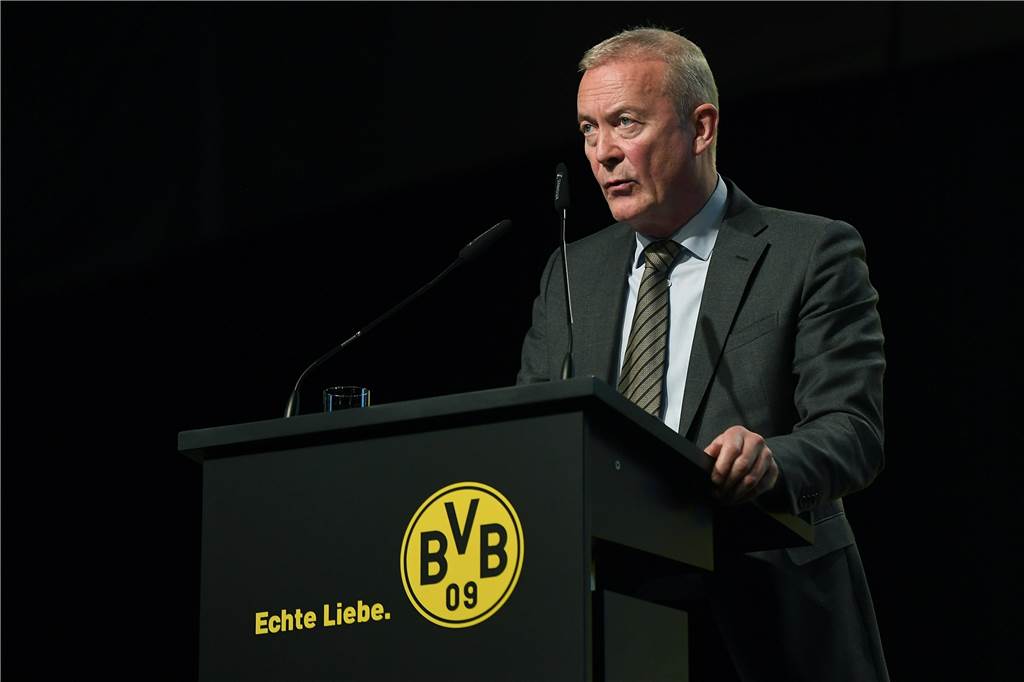 Finanzielle BVB-Erholung setzt sich fort: Trainingsgelände bald in eigenen Händen Geschäftsführer Thomas Treß während der Hauptversammlung.