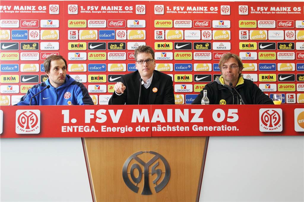 BVB empfängt FSV: Ein Duell unter Freunden dank Mainzer Erfolgs-Gen Thomas Tuchel (l.) als Mainz-Trainer und sein Vorgänger Jürgen Klopp bei einer Pressekonferenz im Jahr 2010.