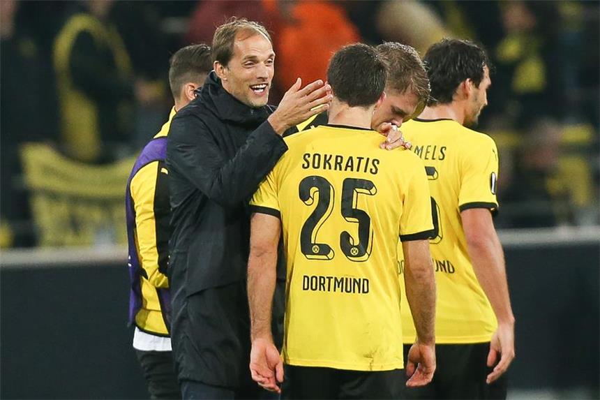Tuchel: "Haben uns in allen Belangen schwer getan" Thomas Tuchel (l.) bedankt sich nach dem Spiel gegen Krasnodar bei Innenverteidiger Sokratis.