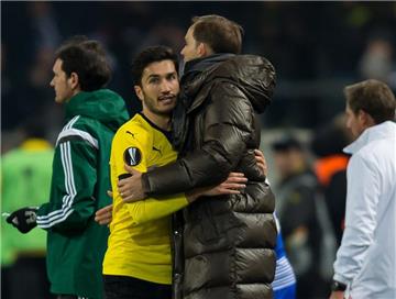 Thomas Tuchel (r.) schmiss Nuri Sahin gegen Porto ins kalte Wasser.