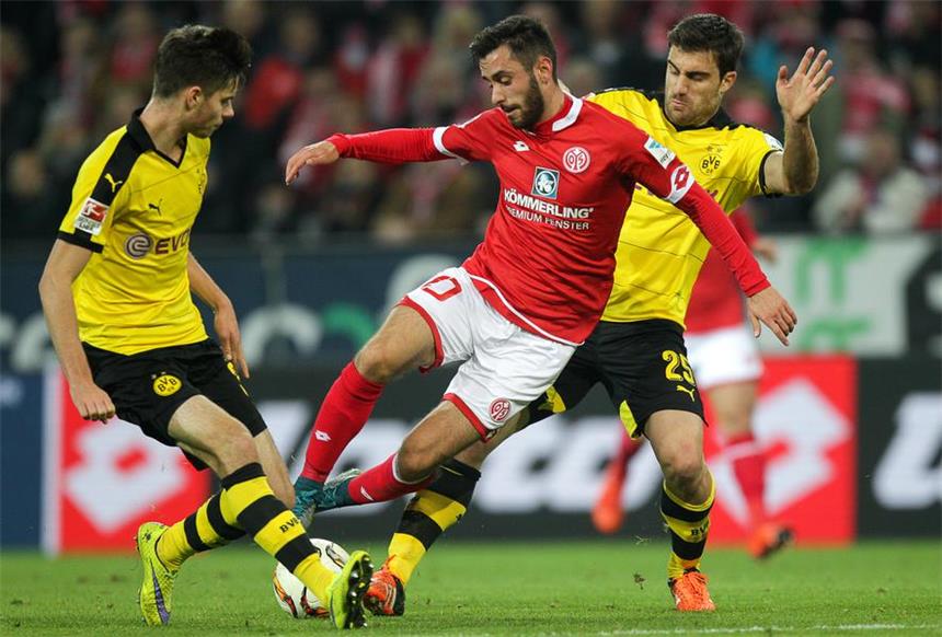 Benötigt der BVB überhaupt personelle Verstärkung? Thomas Tuchels Wunschspieler Yunus Malli (M.) darf im Winter nicht zum BVB wechseln. Sollten die Schwarzgelben sich nun nach anderen Spielern umschauen?
