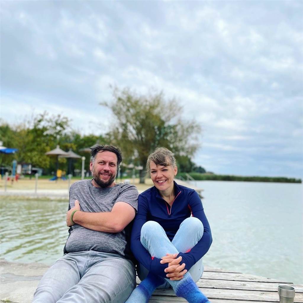 Familie van Hal unterwegs in Europa: Auszeit mit dem Wohnwagen Thomas und Esther van Hal am Balaton in Ungarn.