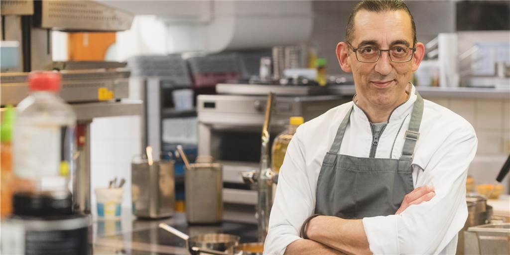 Traditionsreiches Restaurant erfindet sich neu - mit Moos Thorsten Bungard ist der neue Küchenchef im Blattwerk in Heiligenhaus.