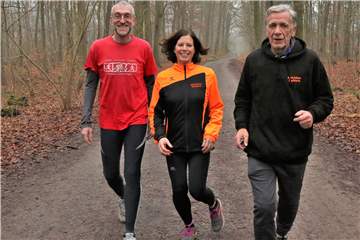 Thorsten Bussieck, Maike Berse und André Torkuhl (v.l.) wollen Anfängern und Wiedereinsteigern beim Trainieren für einen Marathon unterstützen.