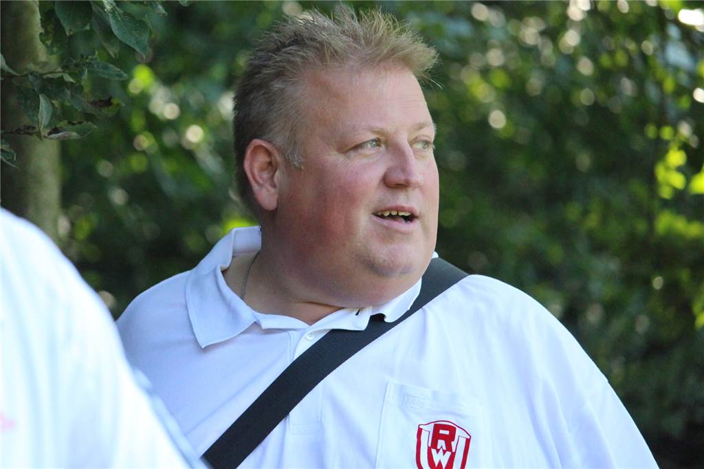 Unnaer Fußballvereine treffen sich: Pläne für Sommer-Stadtmeisterschaften werden konkret Thorsten Schwarz, der Vorsitzende von RW Unna, würde mit seinem Verein Ausrichter der Sommer-Stadtmeisterschaften sein.