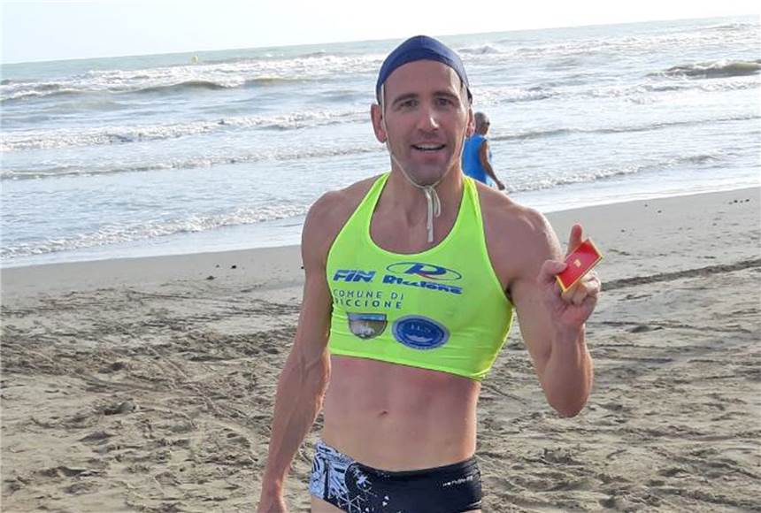 Ein Europameister und Weltrekordler aus Schermbeck Thorsten Sonsmann vom WSV Schermbeck holte bei den Europameisterschaften der Rettungsschwimmer in Italien drei Goldmedaillen, unter anderem im Board Race.