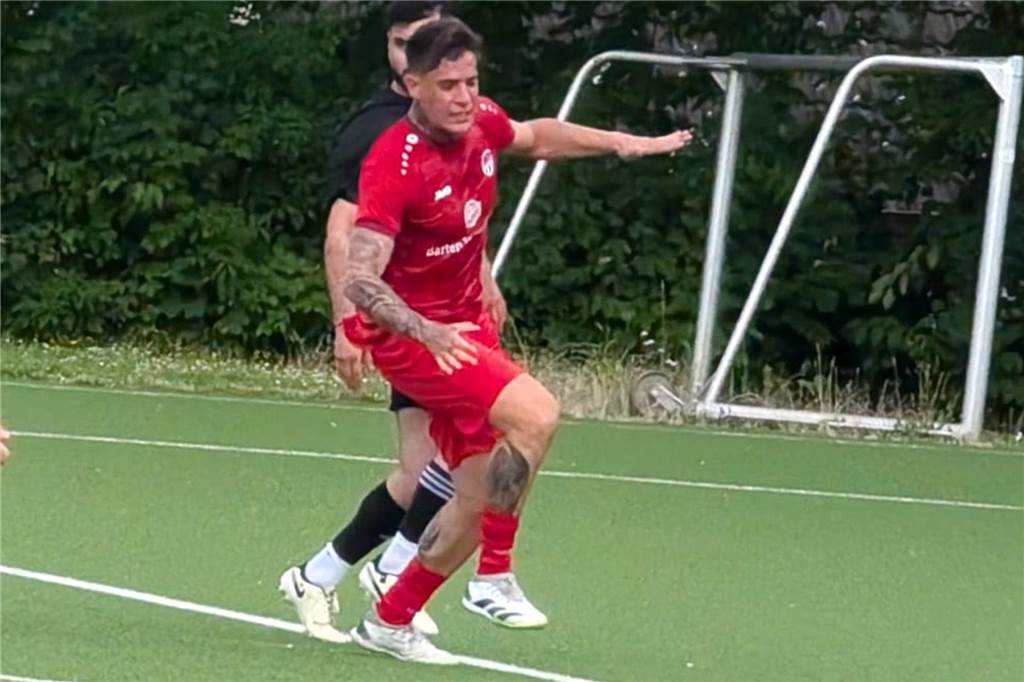 Ex von Neymars Mutter spielt für FC TuRa Bergkamen Tiago Ramos überzeugte im Testspiel mit seiner Athletik.