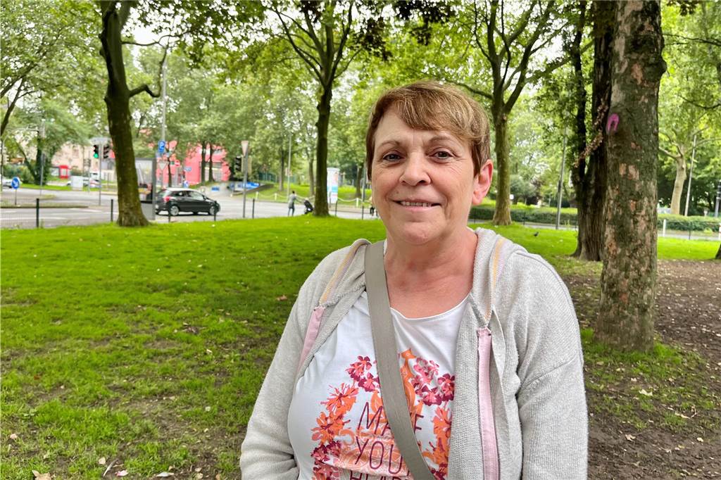 Stadt Dortmund will stärker gegen Tauben vorgehen: Doch Tierschützerin Ilona Pusch sieht ein Problem Tierschützerin Ilona Pusch möchte einen von drei neuen Taubentürmen auf der Wiese am Spielplatz Priorstraße / Zimmerstraße aufstellen lassen.
