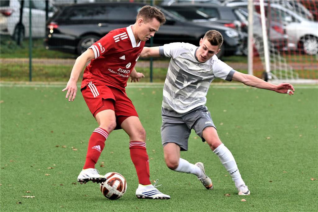 RW Deuten bindet drei Eckpfeiler: Zusagen für die kommende Saison Till Goeke am Ball