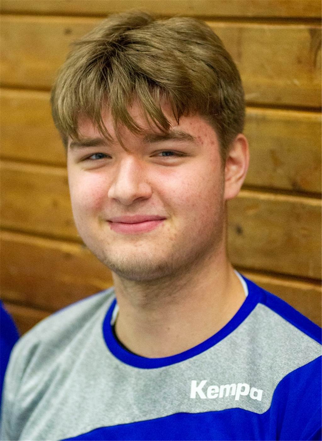„Er kann keine Fehler machen“ Tim Charfreitag hat eindrucksvolle erste Wochen in der Handball-Oberliga abgeliefert und in seinem dritten Spiel bereits erstmals zweistellig getroffen.