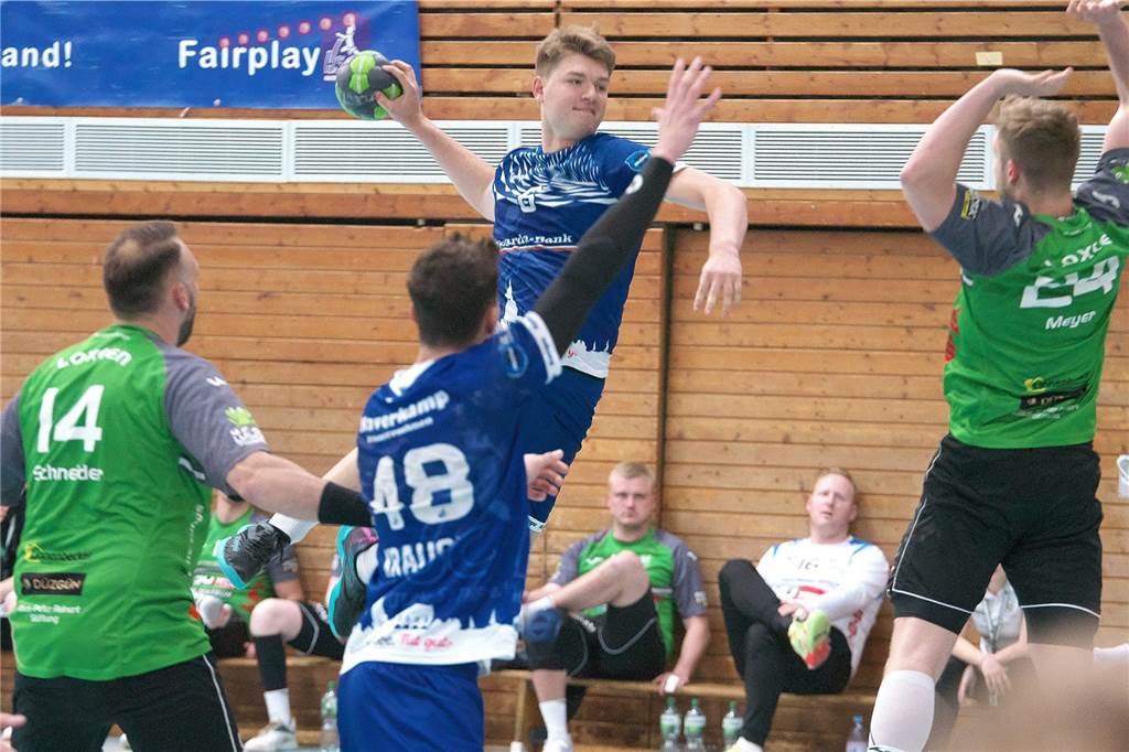 Worst Case tritt schon im ersten HSC-Spiel ein: Halterner fällt mit Bruch mehrere Monate aus Tim Charfreitag wird dem HSC Haltern-Sythen für längere Zeit fehlen.