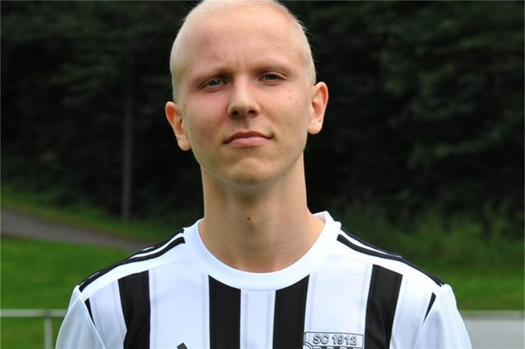 SC Hennen: Talentiertes Urgestein erklärt, warum er den Klub nach Castrop-Rauxel verlässt Tim Finkhaus wechselt vom SC Hennen zum FC Frohlinde.
