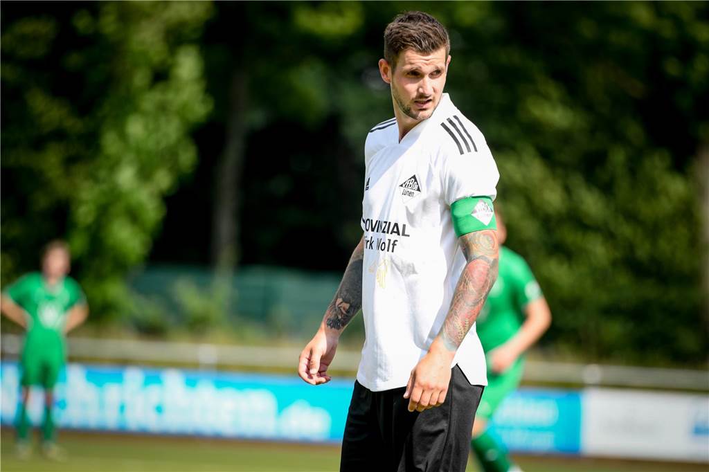 Lüner Urgestein Jörg Lemke über die besten Stürmer der Stadt: Tim Gehrmann vom VfB Lünen schaut nach links.
