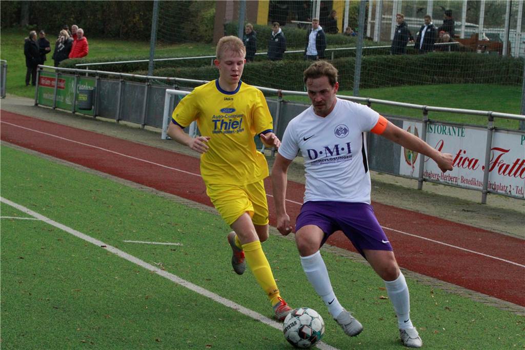Gute Saison des SV Herbern II mit Höhen und Tiefen – drei Spieler zeichnen sich besonders aus Tim Jäger (l.) hat sich beim SV Herbern II schnell zu einem Leistungsträger entwickelt.