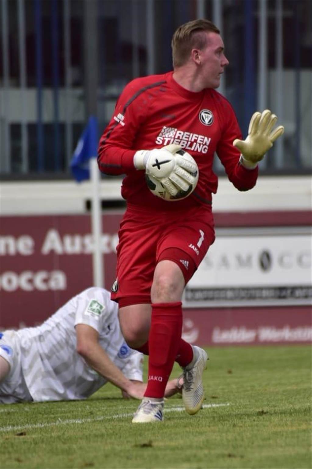 Ex-TuS-Spieler wechselt vom Fast-Regionalligisten in den Oberliga-Tabellenkeller Tim Oberwahrenbrock spielt zukünftig wieder in der Oberliga Westfalen.