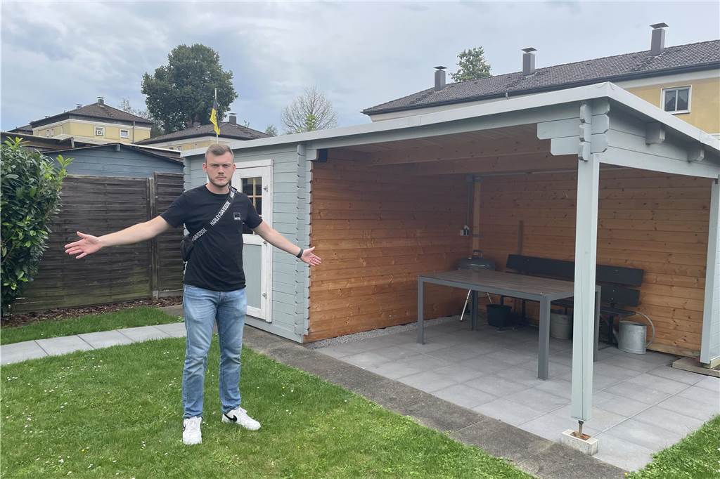 Vivawest-Mieter bangen um ihr Zuhause: „Das wäre mein Untergang“ Tim Schnell (27) gehört auch zu den großen Vivawest-Verlierern. Er muss den gemieteten Garten abgeben und verliert die komplette Gartenausstattung. Rund 5000 Euro hat er investiert.