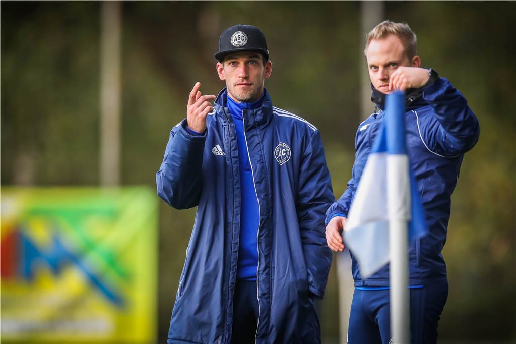Zwei der besten Dortmunder Offensivspieler treffen aufeinander Tim Schwarz (l.) geht jetzt für den ASC 09 III auf Torejagd.