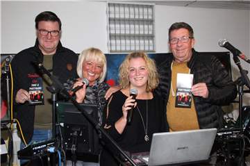 „Timeless Go" besteht aus (v.l.) Rolf Schüller, Manuela "Ela" Dübel, Janine Kellerhaus und Klaus Pöhland. Die Band kann derzeit nur proben.