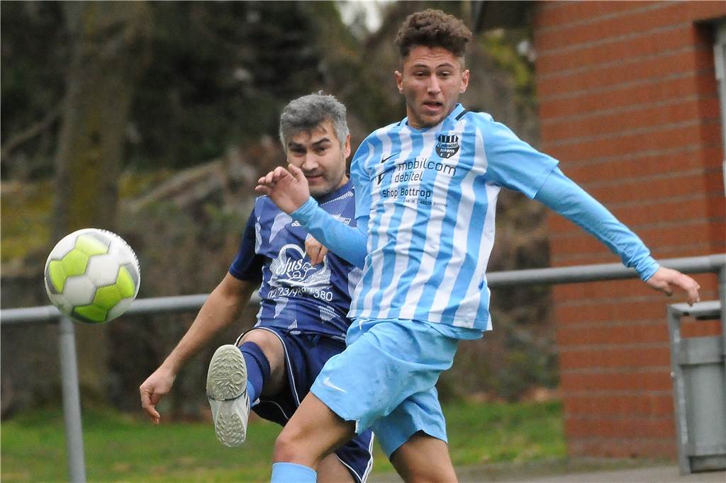 Suspendierter Fußballer folgt seinem Onkel zu einem neuen Verein Timmo Kantarci (r.) verlässt seinen Verein.