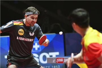 Timo Boll im Duell mit Ma Long aus China. Foto: Jonas Ekstromer/TT News Agency/AP