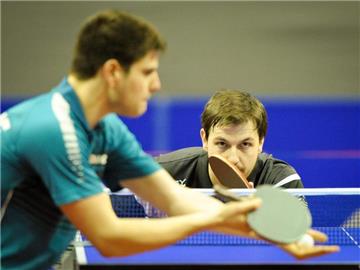 Timo Boll (r) will Dimitrij Ovtcharov als deutschen Meister ablösen. Foto: Ole Spata