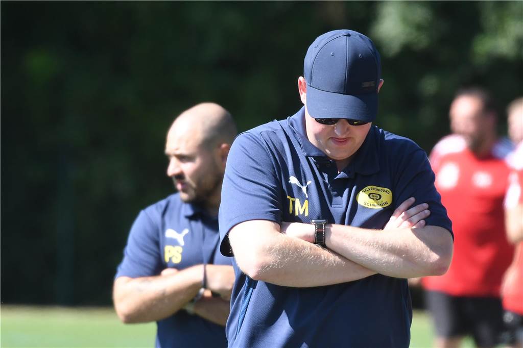 Schwerin: Niederlage gegen Mengede, Dennis Hasecke schaute von Bali zu Timo Muth musste die Schweriner ohne seinen Cheftrainer Dennis Hasecke betreuen.
