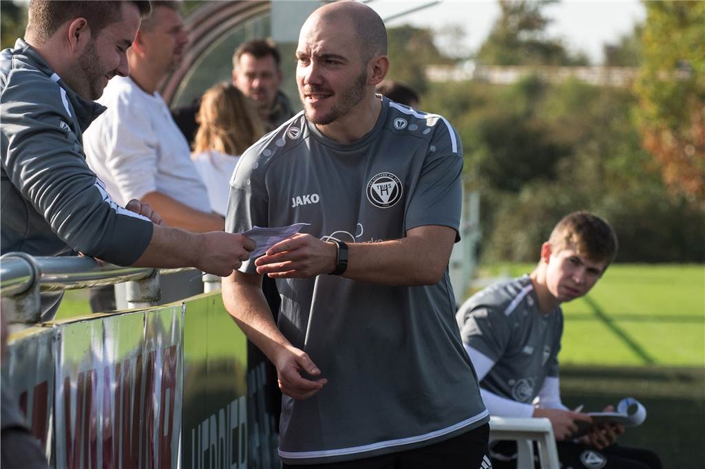 „Habe nicht ‚Hurra‘ geschrien“: Halterner reagieren gemischt auf Re-Start-Termin Timo Ostdorf, Trainer des TuS Haltern am See, ist noch nicht allzu optimistisch bezüglich eines Re-Starts im Mai.
