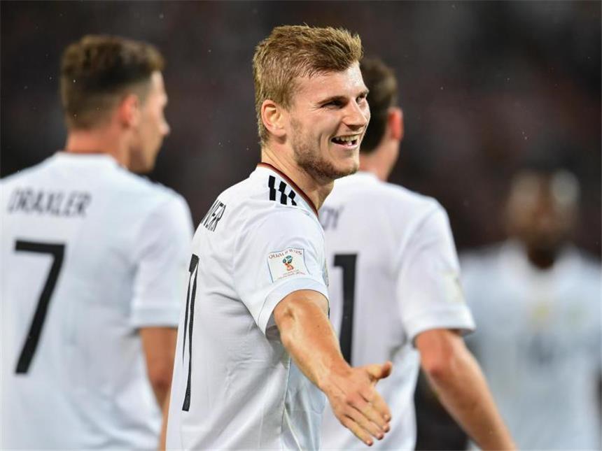 Timo Werner traf an alter Wirkungsstätte in Stuttgart mit Fuß und Kopf und zeigte auch sonst ein überragendes Spiel. Foto: Uwe Anspach