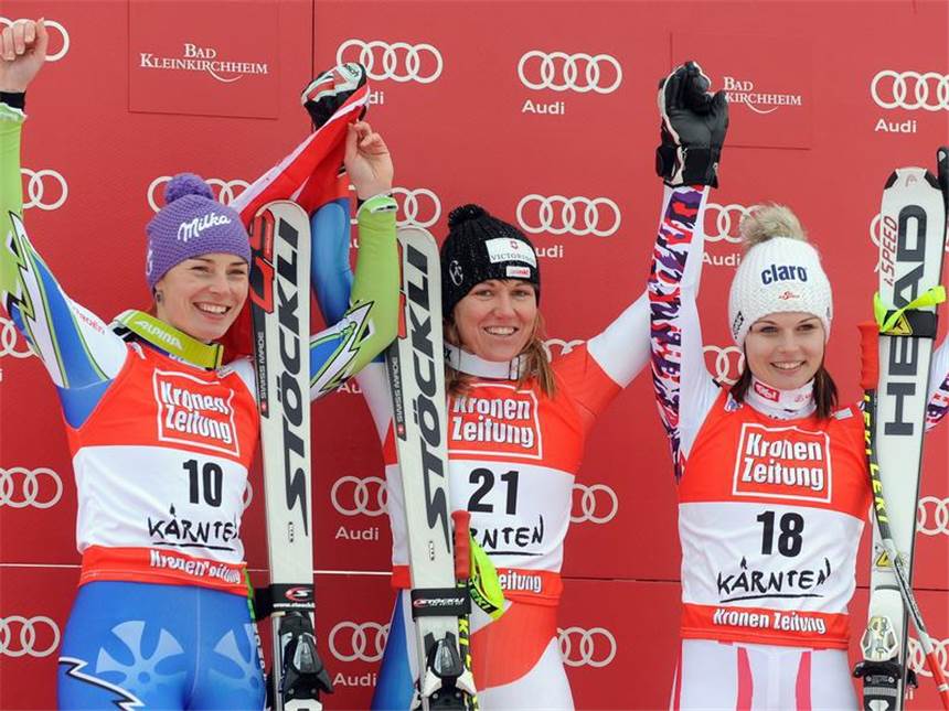 Hronek überrascht bei Super-G - Rebensburg raus Tina Maze (l) wurde Zweite, Fabienne Suter (M) siegte, Anna Fenninger holte Rang drei. Foto: Hans Klaus Techt.