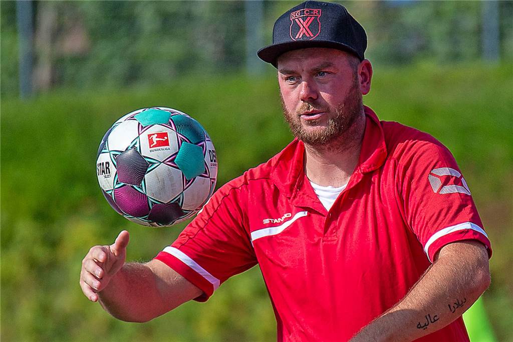 SG Castrop blutet nach Waltrop und Habinghorst aus - und will gegenlenken Tino Westphal, der Senioren-Trainer der SG Castrop, setzt sich für die Jugendarbeit in seinem Klub ein.