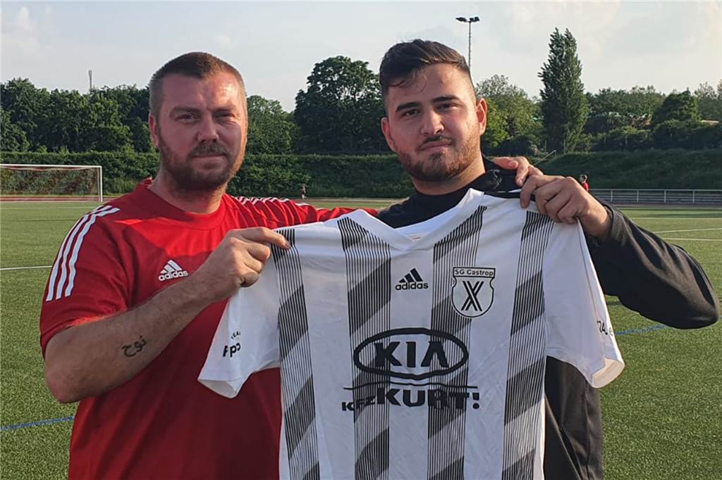 SG Castrop bekommt aus Lünen einen Sechser mit Westfalenliga-Erfahrung Tino Westphal (l.), der Trainer der SG Castrop, konnte Anfang Juni seinen neunten Neuzugang für die Saison 2021/22 begrüßen: Omar Demir.