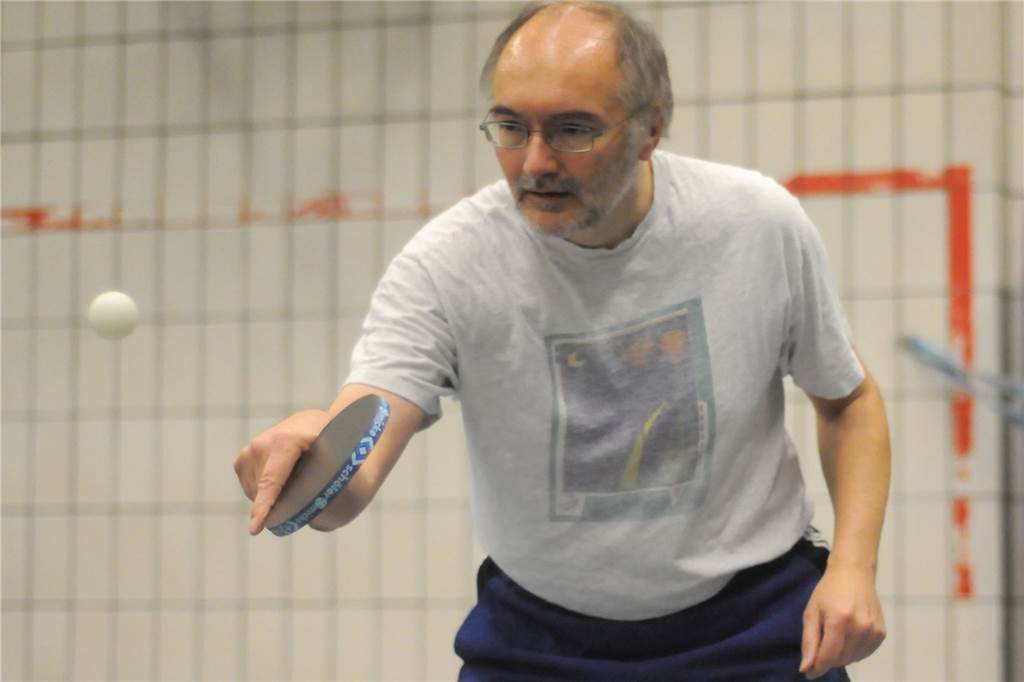 Steigende Corona-Zahlen: Ein Verein plant den Rückzug aus den Ligen Tischtennis-Urgestein Heinz-Günter Hiller hat seine aktive Laufbahn bereits vor Corona beendet. Er hat volles Verständnis für alle Spieler, die wegen der vierten Welle nicht mehr am Spielbetrieb teilnehmen wollen.