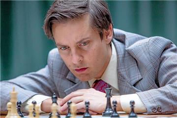 Tobey Maguire als Bobby Fischer in "Bauernopfer - Spiel der Könige".