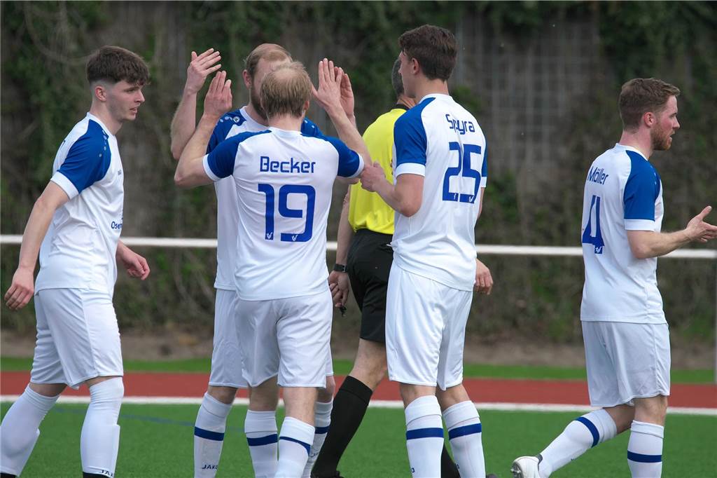 Mehr Zeit im Spiel und ein Satz für das Phrasenschwein Tobias Becker (Nummer 19) und seine Sythener Teamkollegen konnten in der Saison 2022/23 ziemlich viele Tore bejubeln.