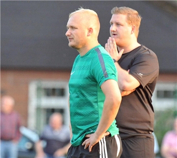 Tobias Haverkock (v.), hier an der Seite von Simon Artmann beim ASC Schöppingen, wird Trainer in Ahle.