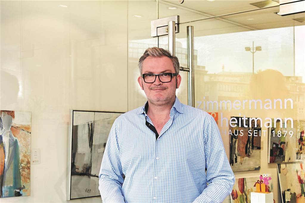 Testpflicht entfällt: Sind die Händler für den plötzlichen Neustart bereit? Tobias Heitmann ist Vorsitzender des Cityrings in Dortmund und Inhaber der Galerie Zimmermann und Heitmann am Hansaplatz. „Mit dem Wegfall der Testpflicht ist den Kundinnen und Kunden ein großes Hemmnis genommen“, sagt er.