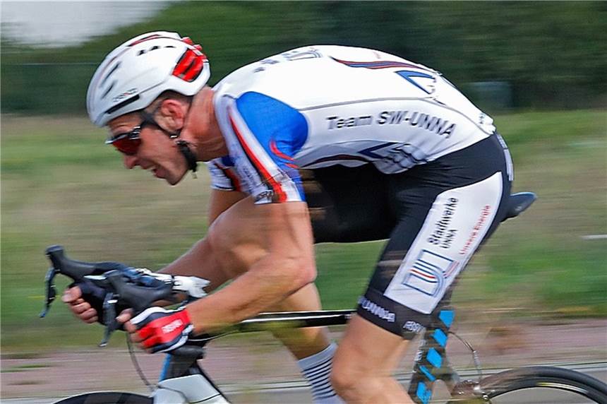 Zeitfahr-Talent des RSV Unna verliert am letzten Wertungstag die Führung Tobias Müller vom RSV Unna tritt beim Zeitfahr-Cup in Selm kräftig in die Pedale.