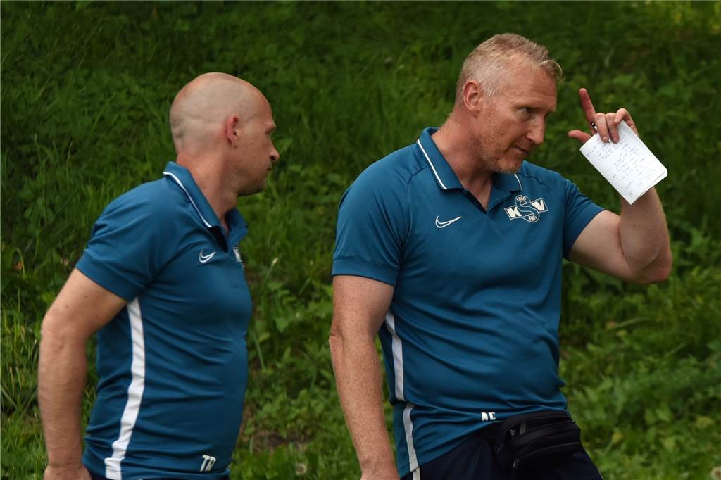Königsborner Duell der Torjäger endet im Kreispokal zweistellig Tobias Retzlaff (li.) und Andreas Feiler sind mit dem Weiterkommen ihres KSV zufrieden.