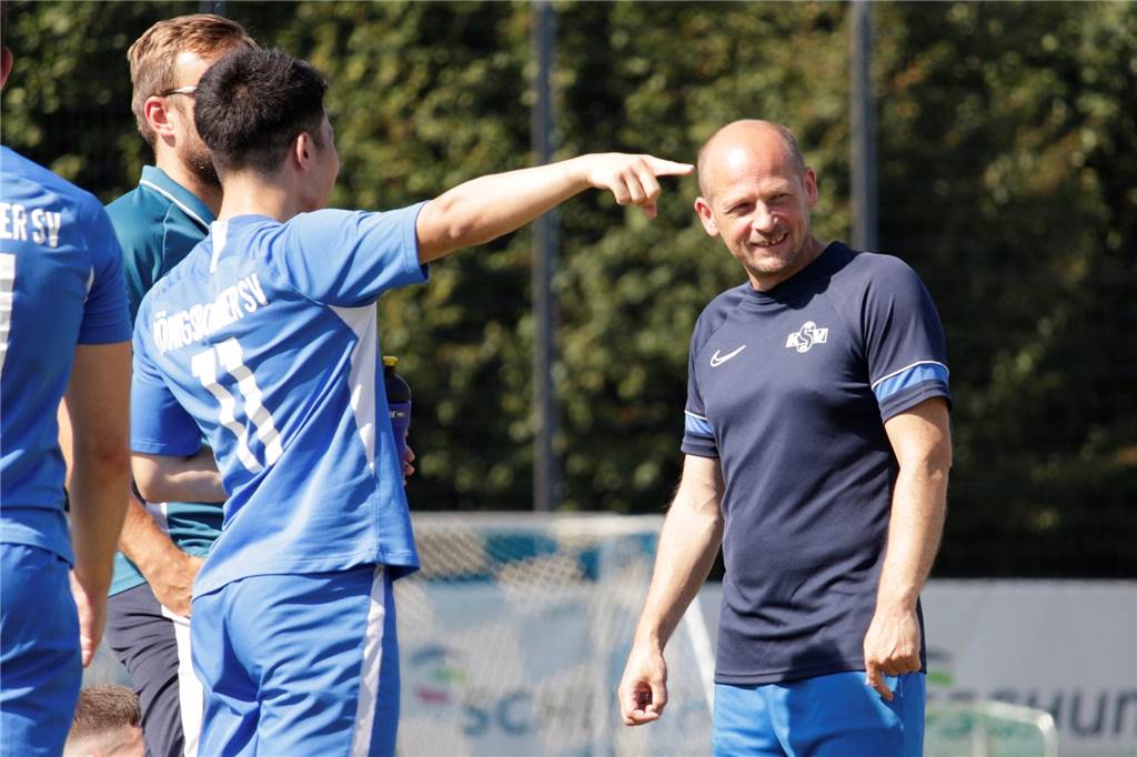 Nur ein Ausrutscher − Königsborner SV bereit für Landesliga, aber: „Man hat immer was zu meckern“ Tobias Retzlaff (r.) leitet mit Kevin Jagusch aktuell das Coaching. Gegen den Werner SC wechselte er sich in der Schlussphase selbst ein.