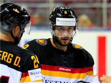 Tobias Rieder (r) soll am 18. April zum DEB-Team stoßen. Foto: Stefan Diepold