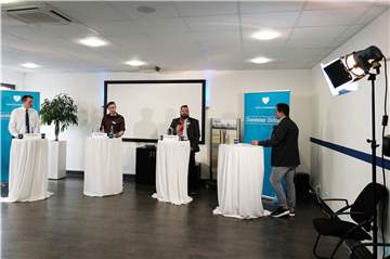 Tobias Stockhoff, Mauritz Hagemann und Simon Rodriguez Garcia bewerben sich bei der Kommunalwahl um das Bürgermeisteramt in Dorsten. Redaktionsleiter Stefan Diebäcker moderierte den Talk.