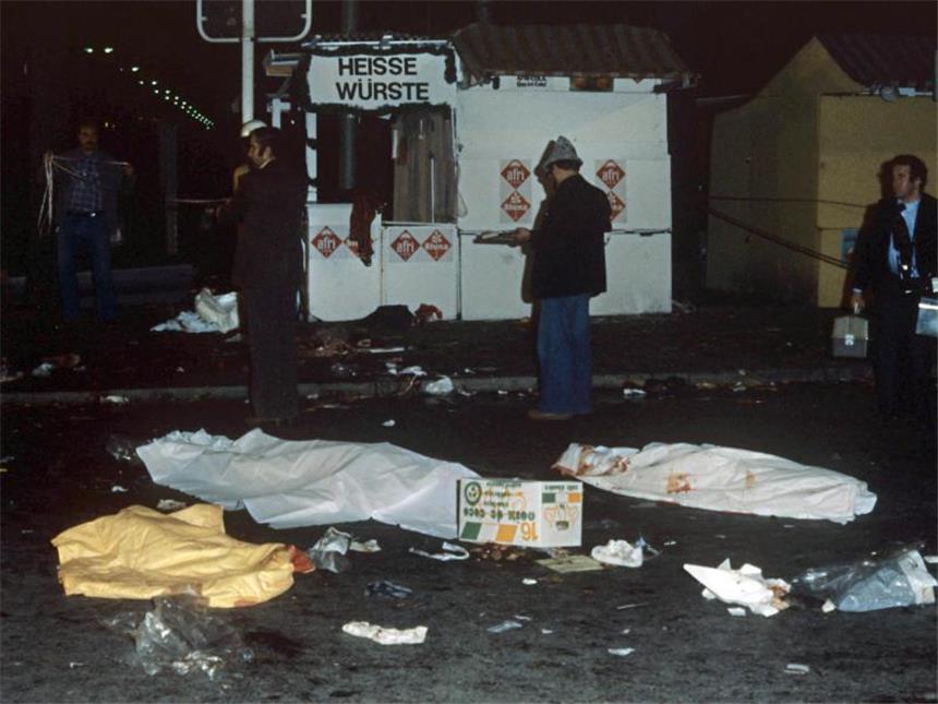 Wiesn-Attentat: Hoffnung auf Aufklärung nach Jahrzehnten Todesopfer des Oktoberfest-Anschlags. Foto: Istvan Bajzat/Archiv