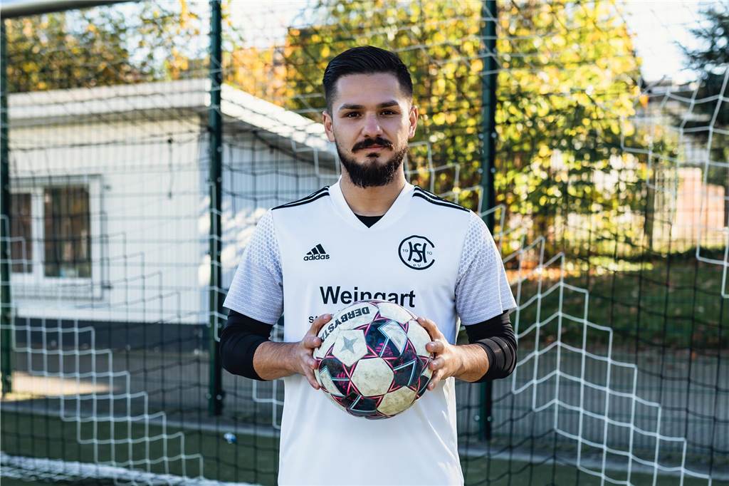 Erdbeben in der Türkei trifft Familie von Dortmunder Fußballer: „Warten immer noch auf Hilfe“ Tolga Ceylan sammelt Spenden für die Opfer in der Türkei.
