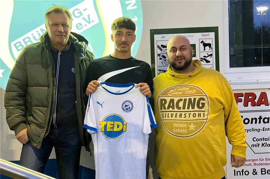 BW Alstedde verstärkt sich hochkarätig: Neuzugang fürs Mittelfeld von Dortmunder Oberligist Tolga Ölgün (M.) wechselte erst vor einem Jahr von Waltrops U19 zum FC Brünninghausen.