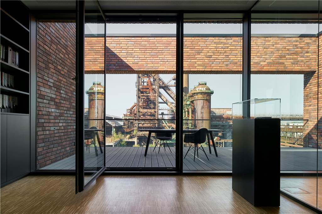 Tag der Architektur in Dortmund bietet einzigartige Blicke auf Phoenix-West Tolle Ausblicke gibt es aus den Räumen des Architekturbüros SHA im Phoenix-Werk.