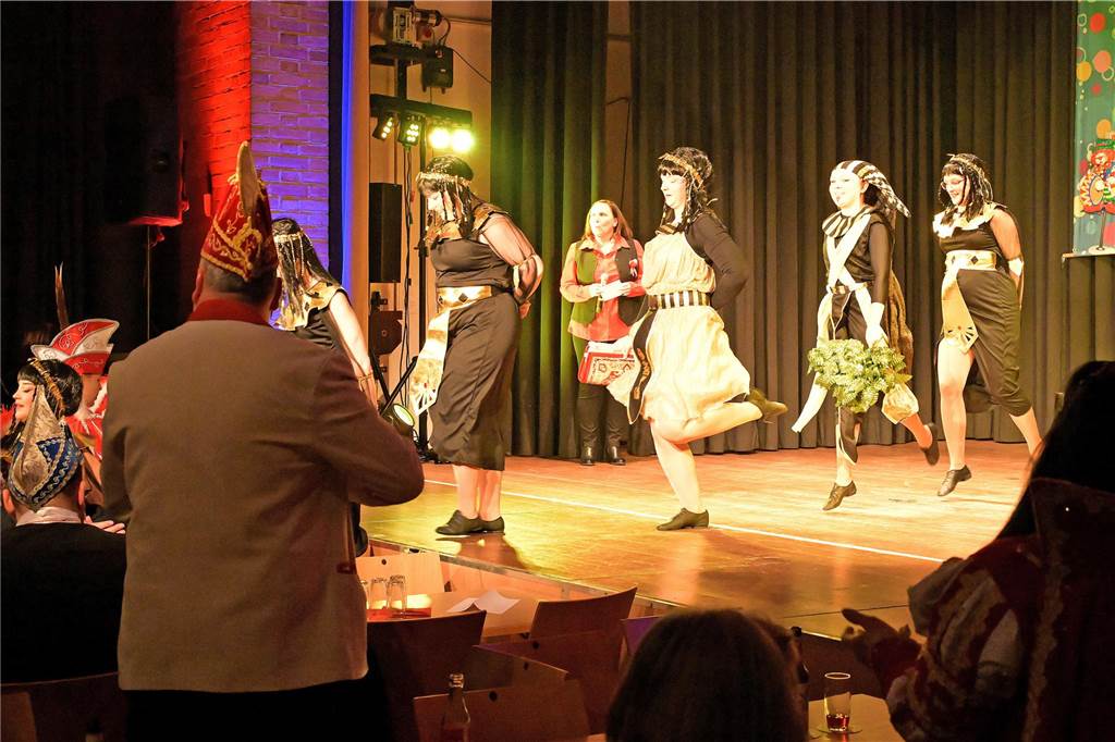 Tolle Darbietungen erlebten die begeisterten Zuschauer bei der Gala-Sitzung der 1. Selmer Karnevalsgesellschaft Freitagabend im Bürgerhaus.