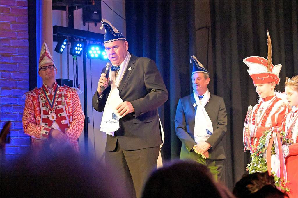 Tolle Darbietungen erlebten die begeisterten Zuschauer bei der Gala-Sitzung der 1. Selmer Karnevalsgesellschaft Freitagabend im Bürgerhaus.